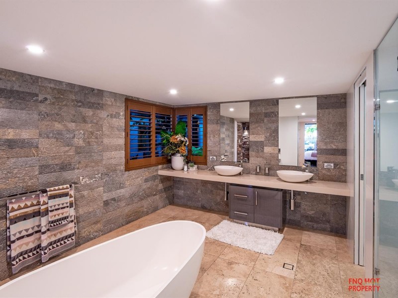 /11 Brindabella Quay, Trinity Park QLD 4879