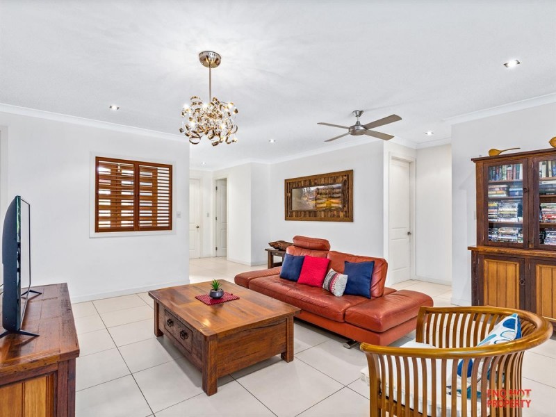 /52 Harbour Drive, Trinity Park QLD 4879