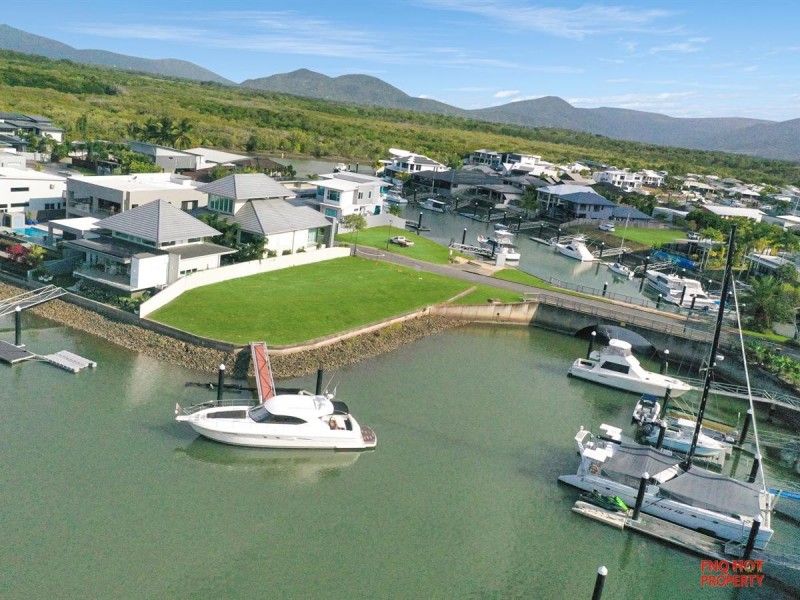 /14 Ragamuffin Quay, Trinity Park QLD 4879