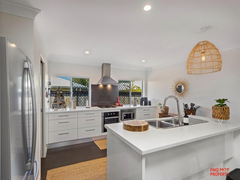 /10 Seaways Street, Trinity Beach QLD 4879