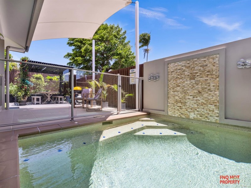 2/60 Harbour Drive, Trinity Park QLD 4879