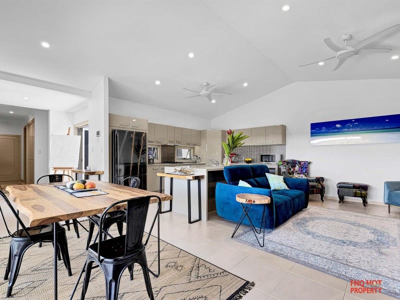 2/60 Harbour Drive, Trinity Park QLD 4879