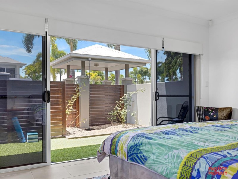 2/60 Harbour Drive, Trinity Park QLD 4879