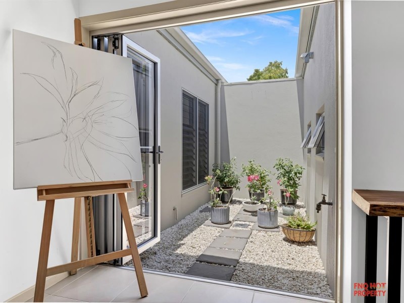 2/60 Harbour Drive, Trinity Park QLD 4879