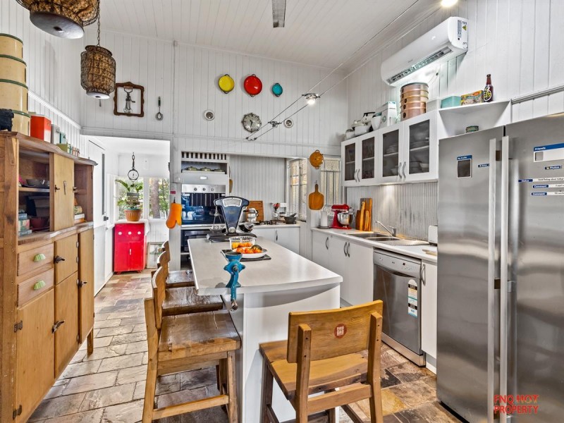 /7 Collinson Street, Westcourt QLD 4870