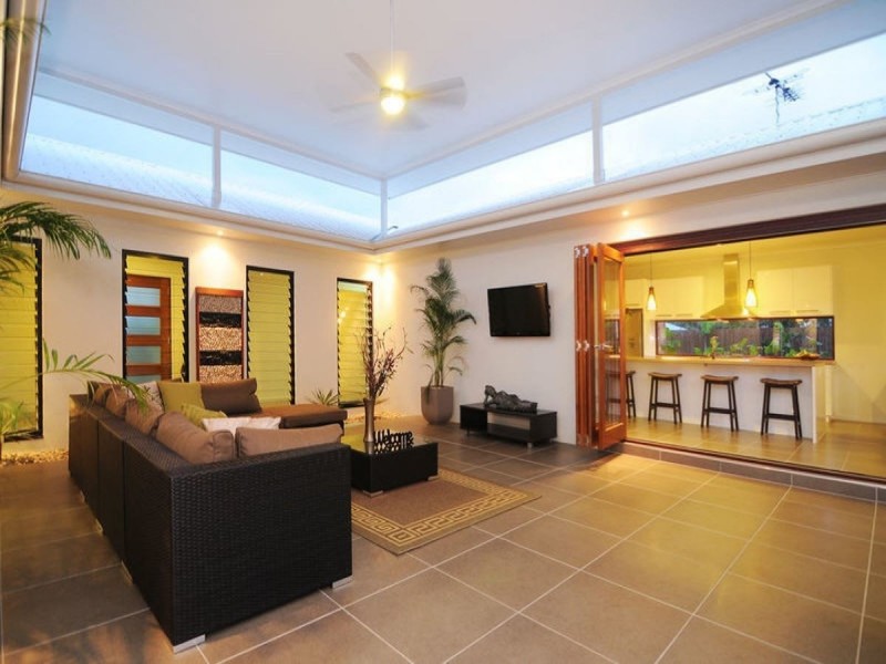 /33 Iridescent Drive, Trinity Park QLD 4879