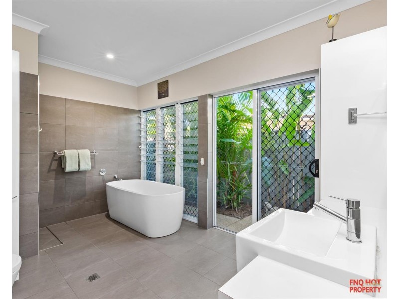 /114 Harbour Drive, Trinity Park QLD 4879