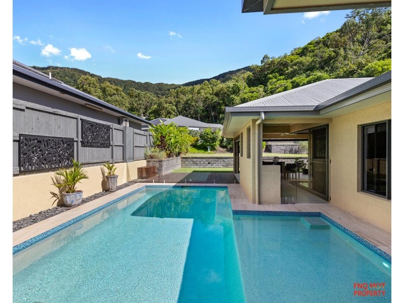 /3 Retreat Close, Palm Cove QLD 4879