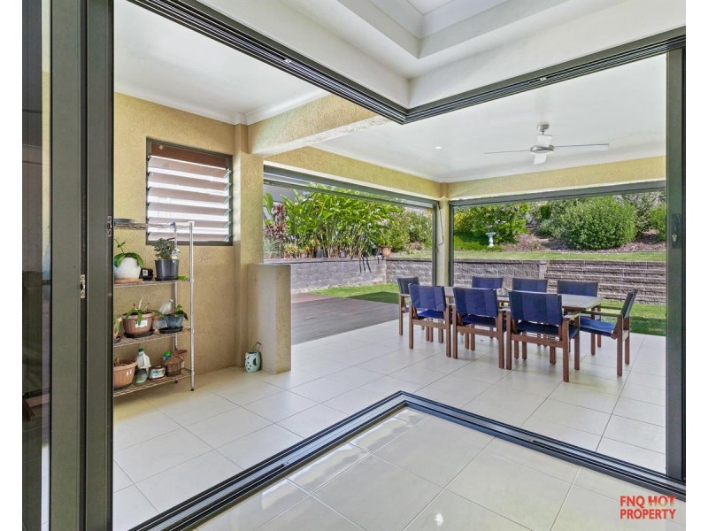 /3 Retreat Close, Palm Cove QLD 4879