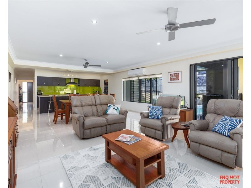 /3 Retreat Close, Palm Cove QLD 4879