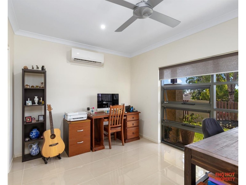 /3 Retreat Close, Palm Cove QLD 4879