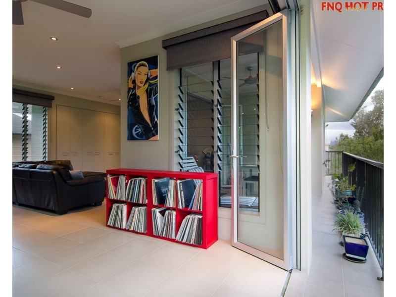 4/110 Harbour Drive, Trinity Park QLD 4879