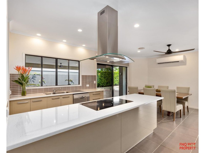 /39 Iridescent Drive, Trinity Park QLD 4879