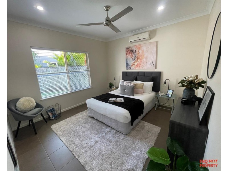 /10 Icefire Quay, Trinity Park QLD 4879