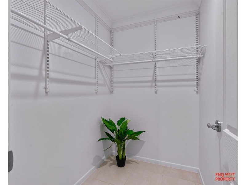 /7a Savaii Close, Palm Cove QLD 4879