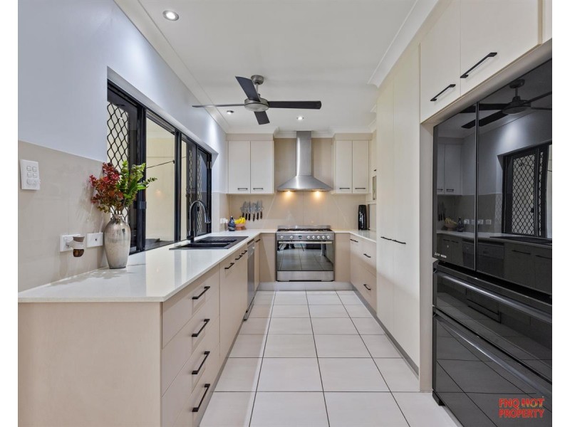 /5 Iridescent Drive, Trinity Park QLD 4879