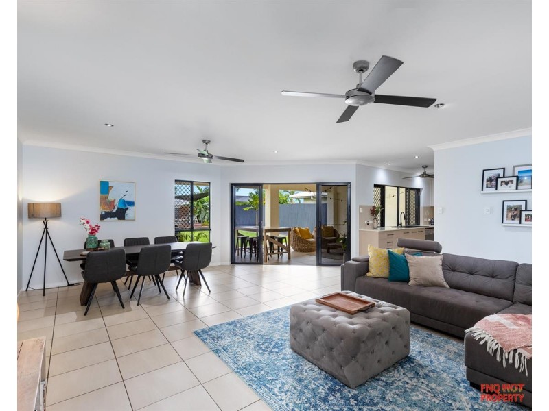 /5 Iridescent Drive, Trinity Park QLD 4879