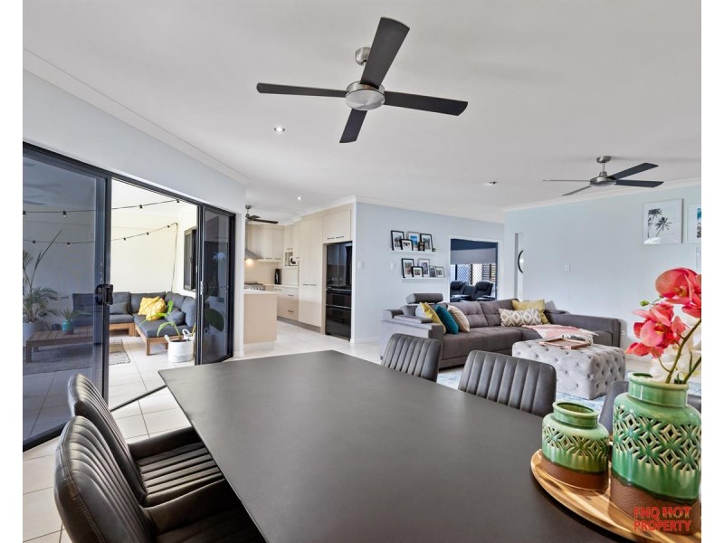 /5 Iridescent Drive, Trinity Park QLD 4879