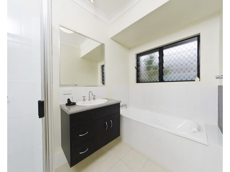 2/64 Harbour Drive, Trinity Park QLD 4879