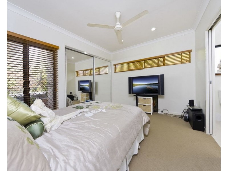2/64 Harbour Drive, Trinity Park QLD 4879