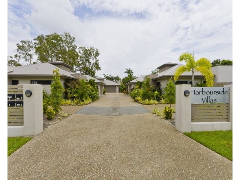 2/64 Harbour Drive, Trinity Park QLD 4879