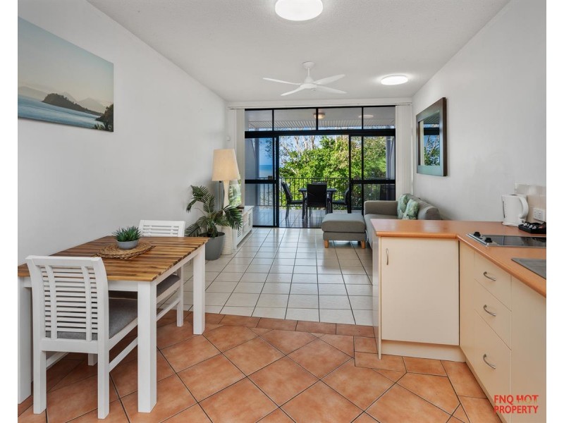 204/92-94 Moore St, Trinity Beach QLD 4879