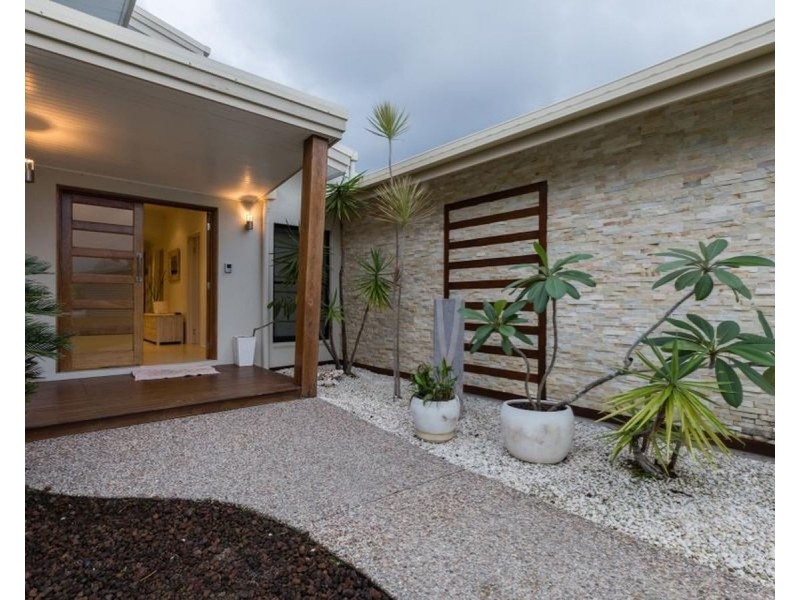 /7 Icefire Quay, Trinity Park QLD 4879