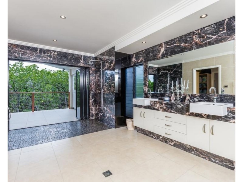 /7 Icefire Quay, Trinity Park QLD 4879