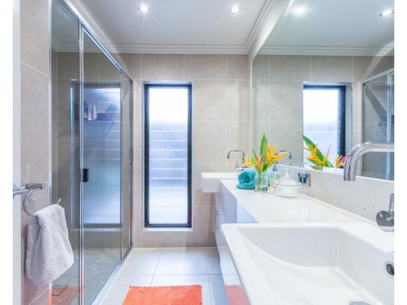 /7 Icefire Quay, Trinity Park QLD 4879