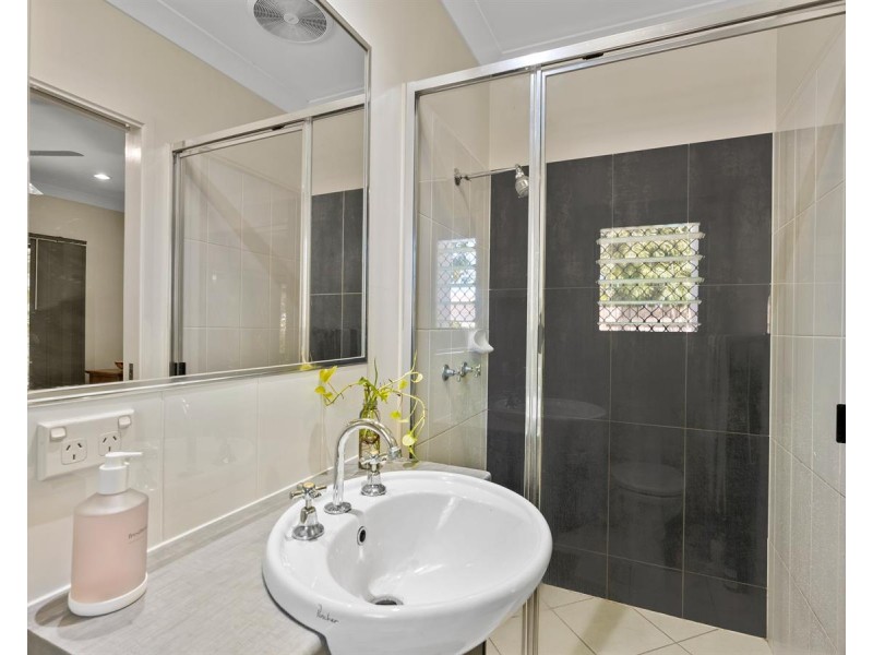 4/64 HARBOUR DRIVE, Trinity Park QLD 4879