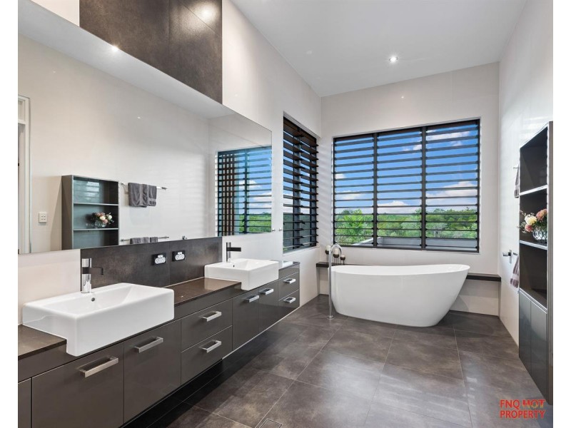 /3 Ragamuffin Quay, Trinity Park QLD 4879