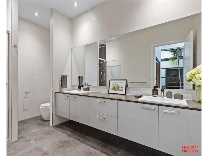 /3 Ragamuffin Quay, Trinity Park QLD 4879