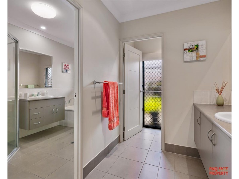 /8 Edge Close, Kewarra Beach QLD 4879