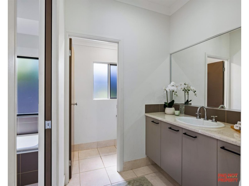 /3 Icefire Quay, Trinity Park QLD 4879