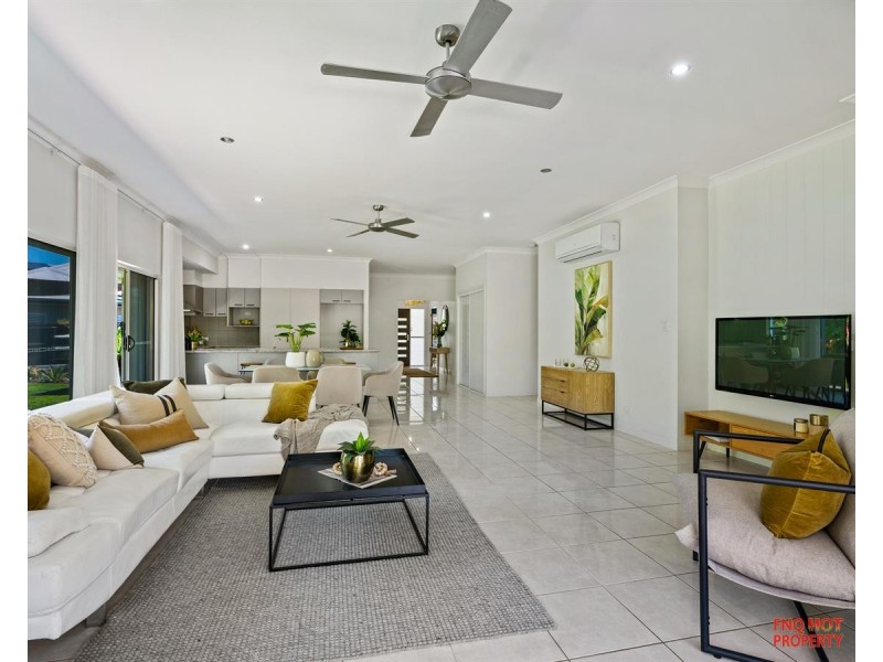 /3 Icefire Quay, Trinity Park QLD 4879