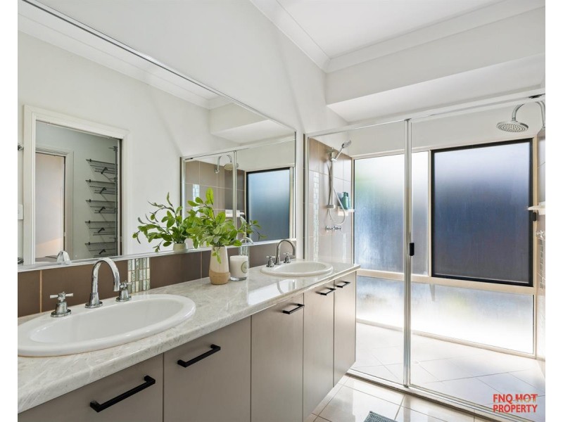 /3 Icefire Quay, Trinity Park QLD 4879