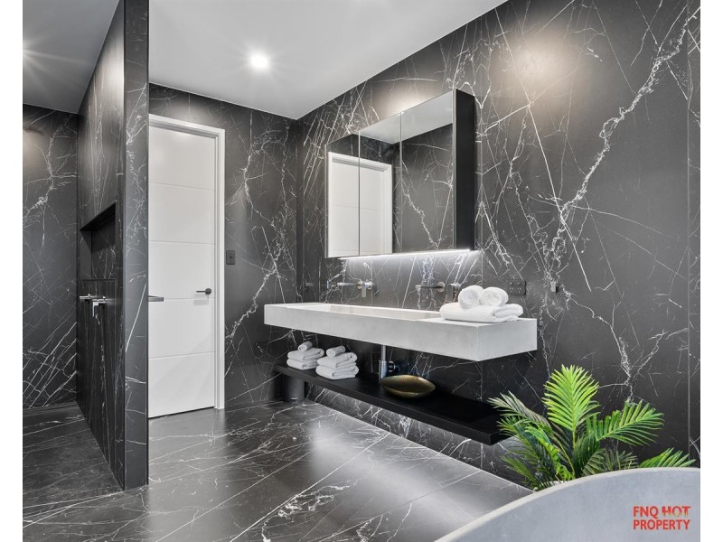 /35 Harbour Drive, Trinity Park QLD 4879