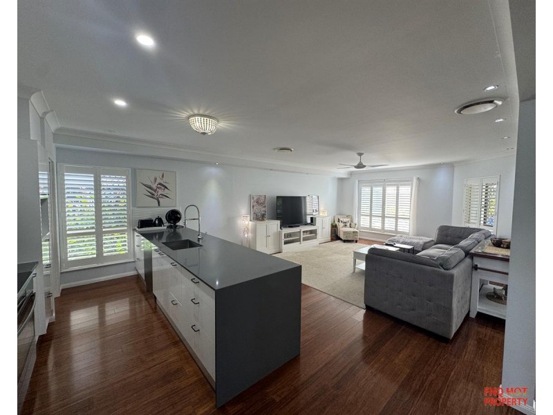 /7 Iridescent Drive, Trinity Park QLD 4879