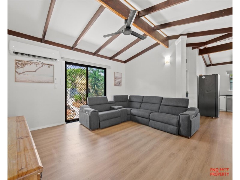 /9 Centaur Street, Trinity Park QLD 4879