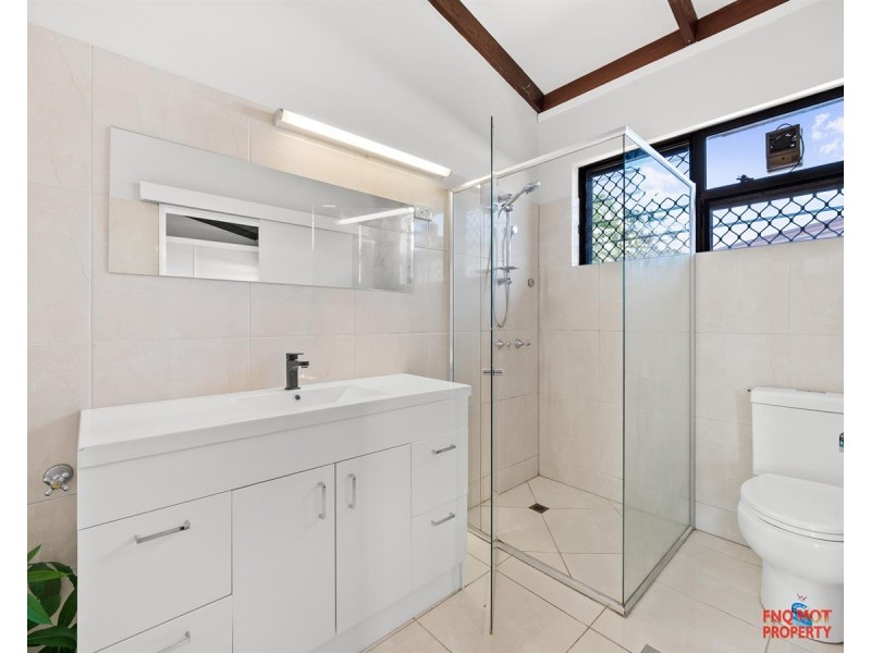 /9 Centaur Street, Trinity Park QLD 4879