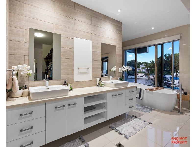 /4 Marina Quay, Trinity Park QLD 4879