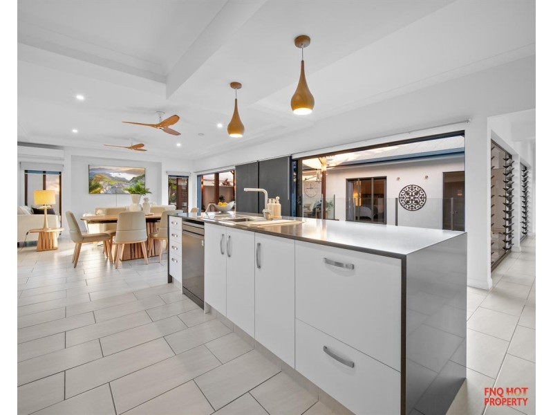 /6 Quest Court, Trinity Park QLD 4879