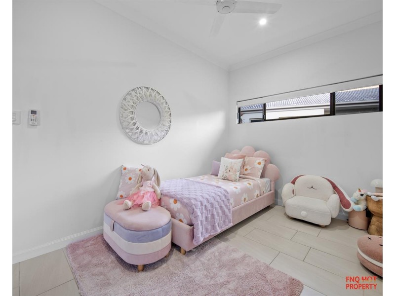 /6 Quest Court, Trinity Park QLD 4879
