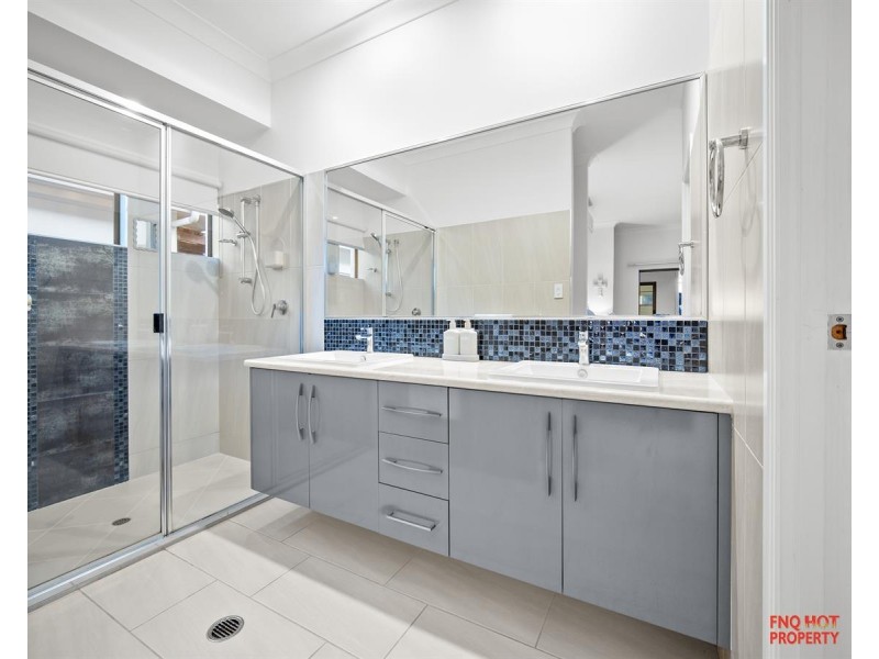 /6 Quest Court, Trinity Park QLD 4879