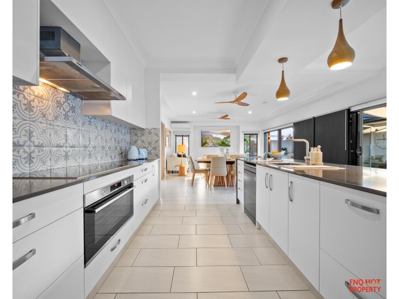 /6 Quest Court, Trinity Park QLD 4879