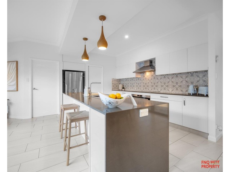 /6 Quest Court, Trinity Park QLD 4879