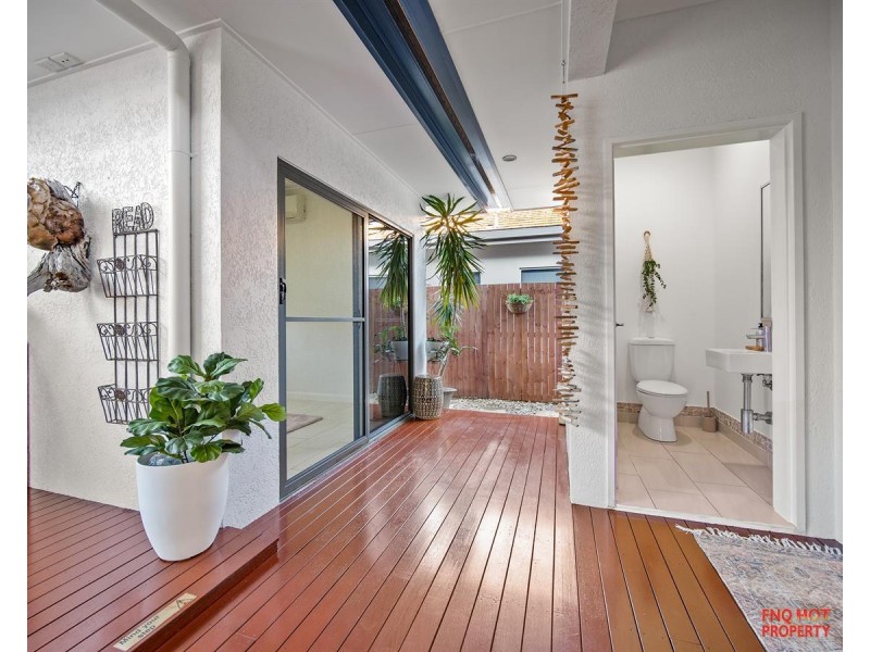 /6 Quest Court, Trinity Park QLD 4879