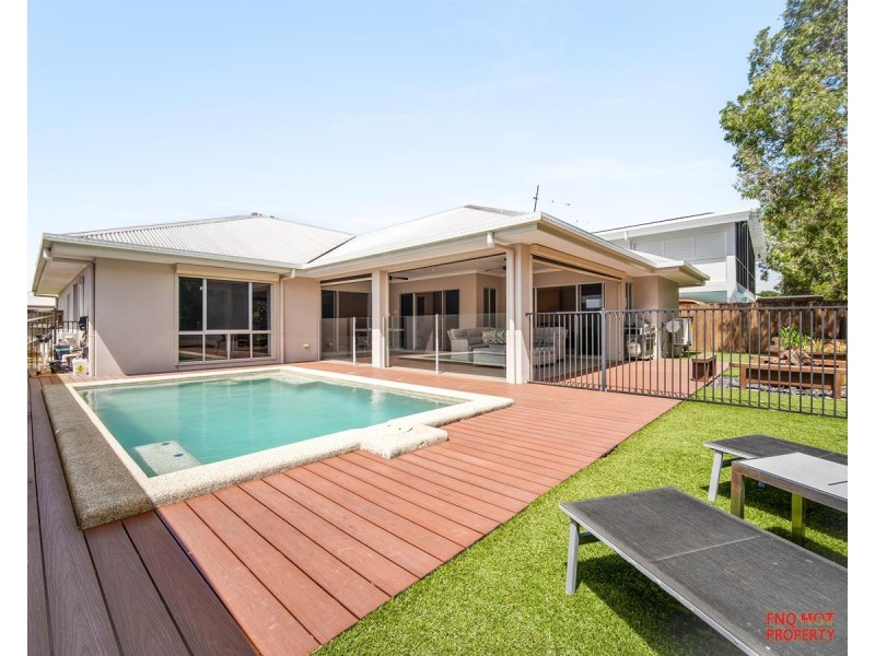 /9 Icefire Quay, Trinity Park QLD 4879
