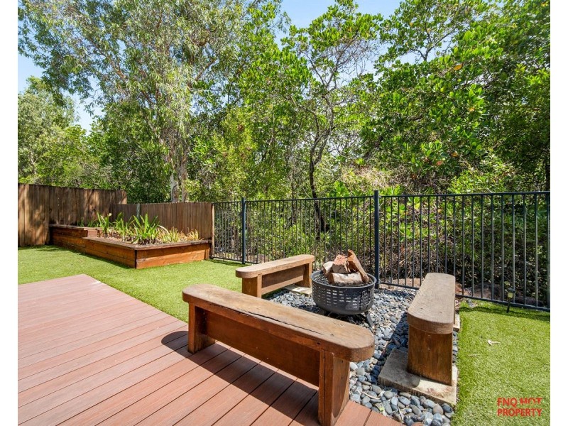 /9 Icefire Quay, Trinity Park QLD 4879