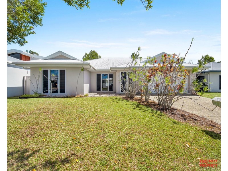 /9 Icefire Quay, Trinity Park QLD 4879